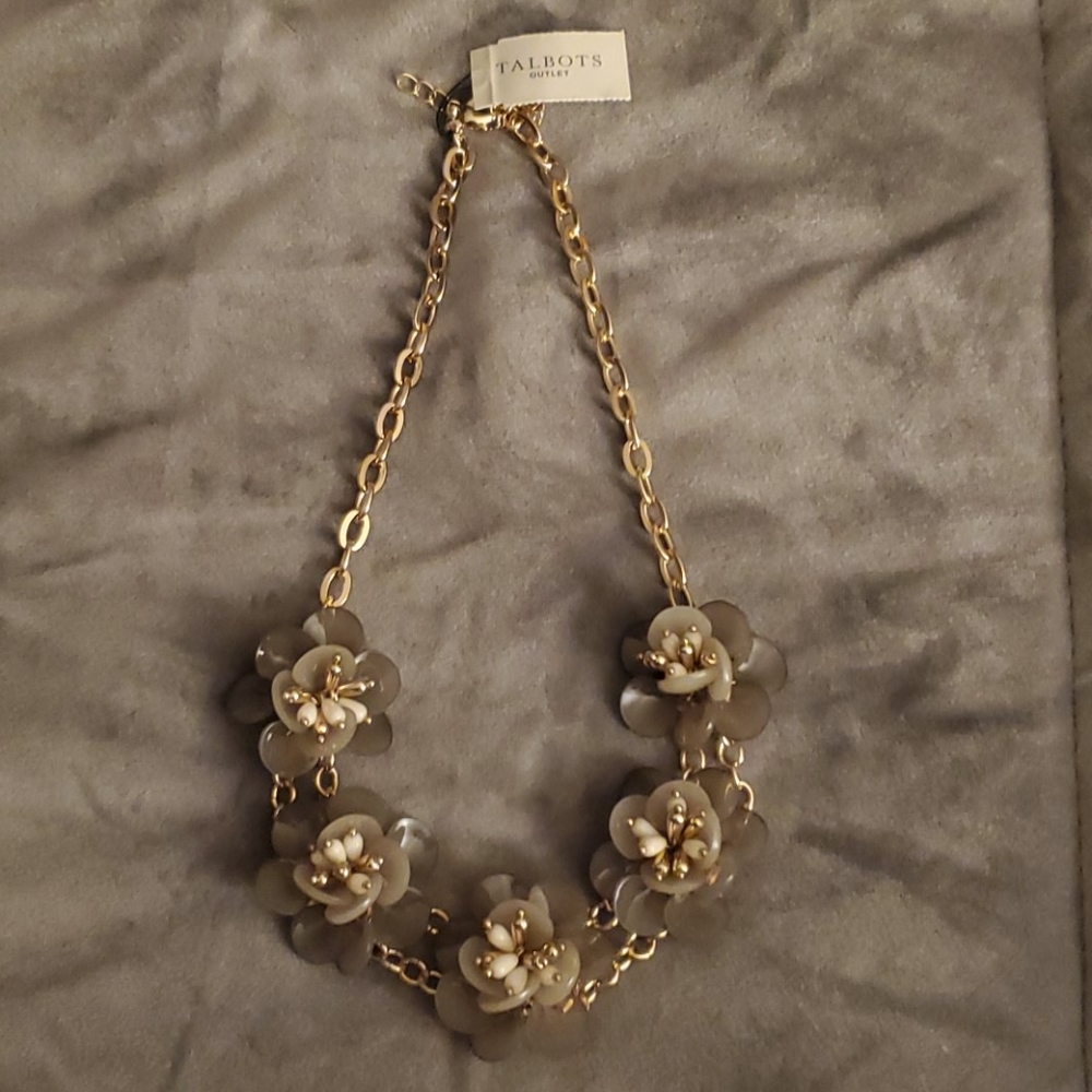Talbots gray/gold flower statement necklace NWT